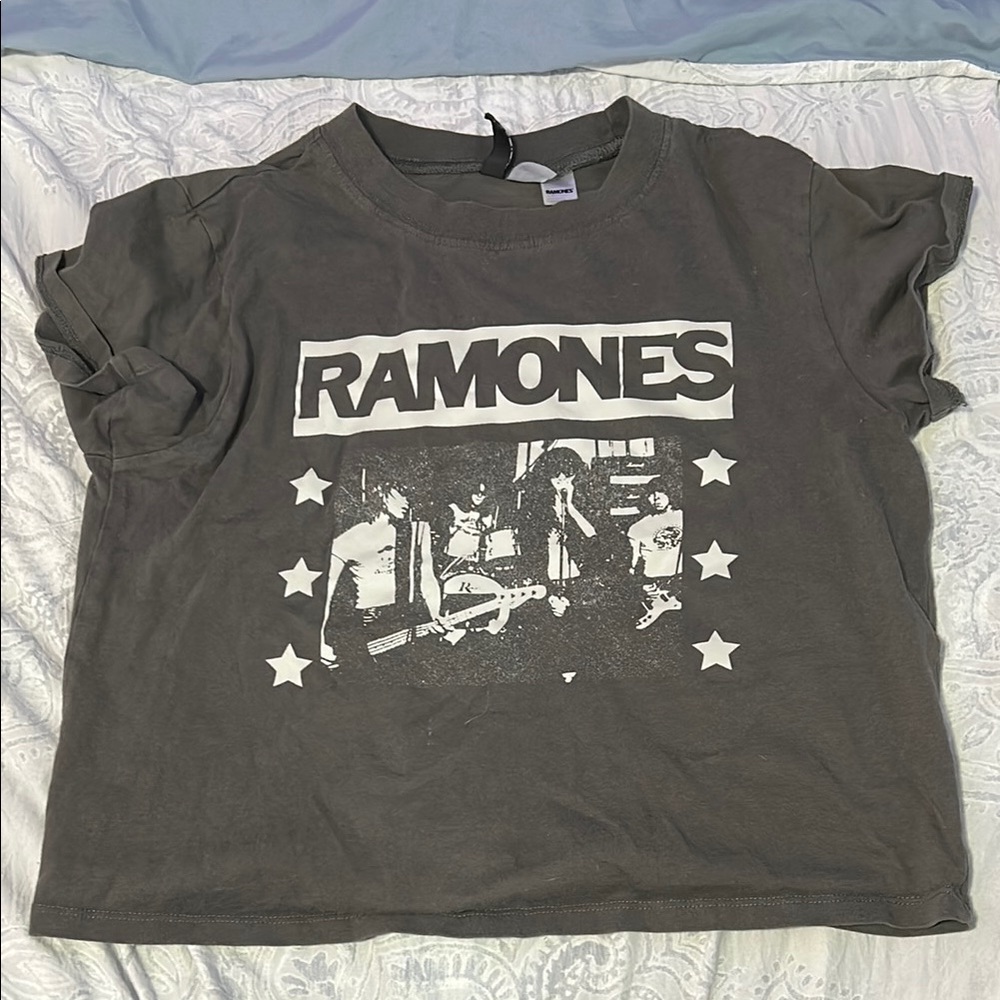 🩷ramones gray cropped graphic tee